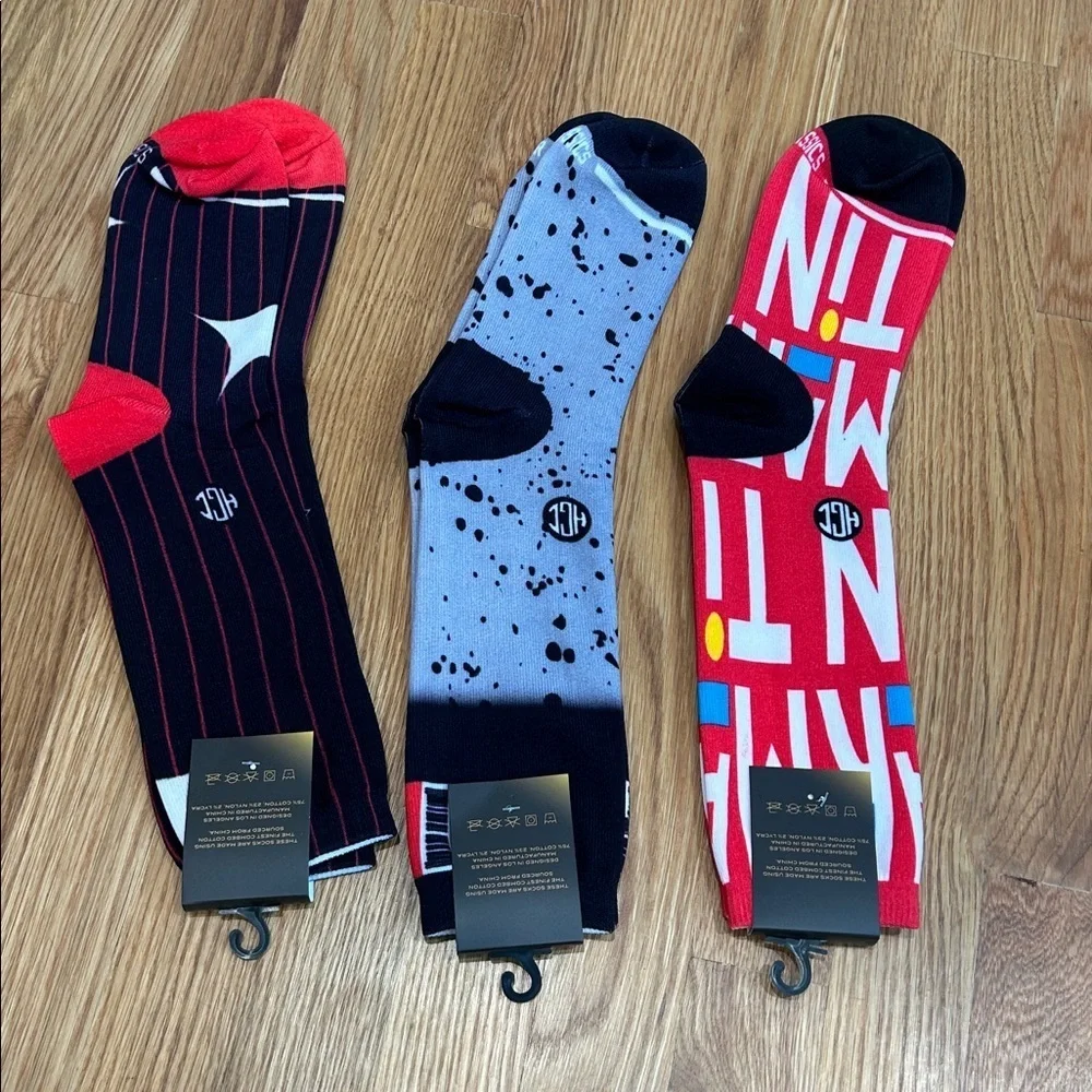 Headgear classic 3 pack Men's Red, Gray, and Black Casual graphic crew Socks Set